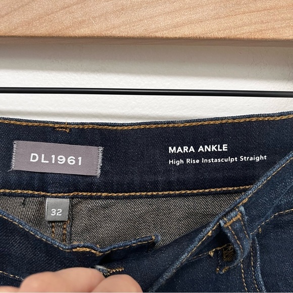DL1961 Mara Ankle Mid Rise Instasculpt Ankle Jeans Size 32 - Picture 6 of 14